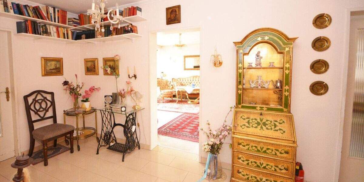 Etagenwohnung Brühl - 3 Zimmer, 100 m&sup2;, 328.000&euro; | Angebot:25748345