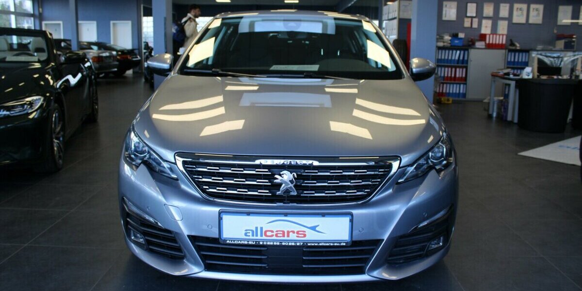 Peugeot 308 1.5 BlueHDi Allure Pack 61.193 km 13.980 &euro; Euskirchen 53881
