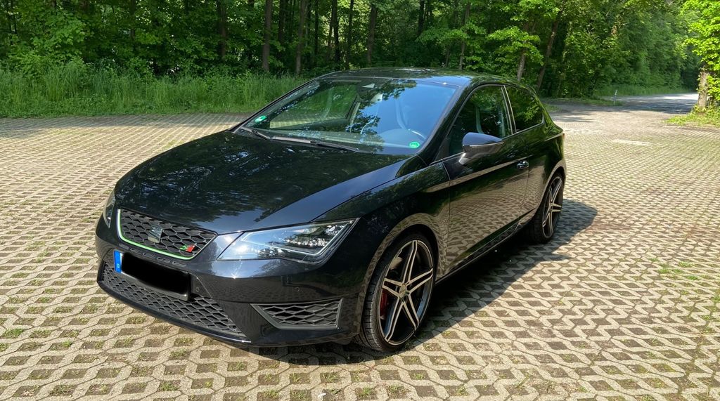 Seat Leon 66.500 km 18.990 &euro; Köln 51107