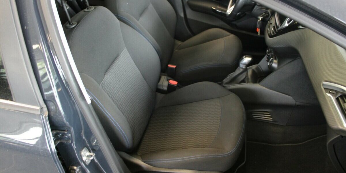 Peugeot 208 PureTech 82 Style 62.084 km 7.980 &euro; Euskirchen 53881