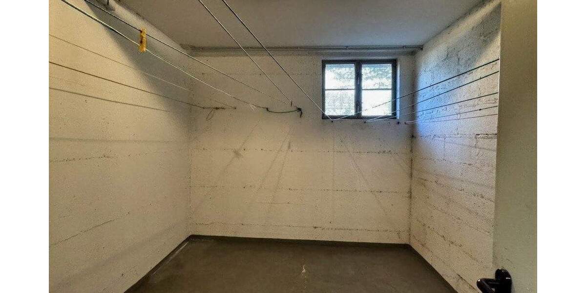 Etagenwohnung Köln Weiden - 2 Zimmer, 62 m&sup2;, 200.000&euro; | Angebot:25685852
