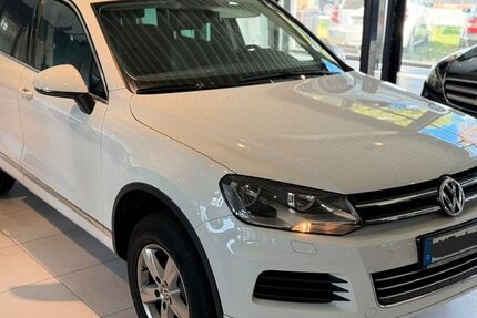 VW Touareg 292.000 km 7.650 &euro; Brühl 50321