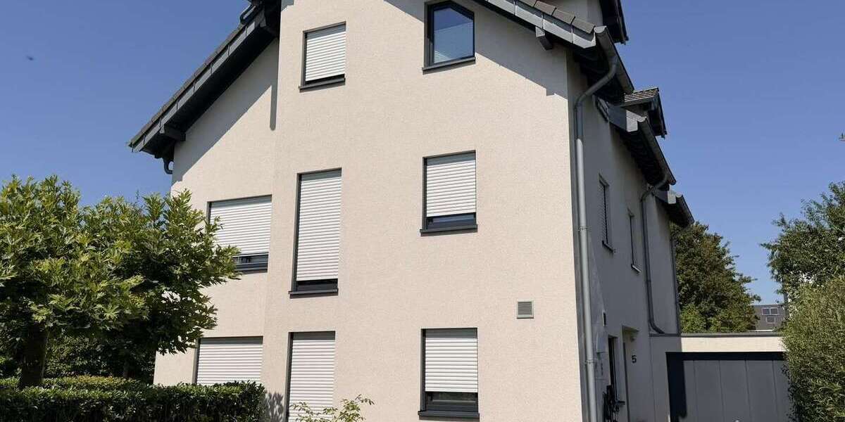 Etagenwohnung Grevenbroich Kapellen - 4 Zimmer, 162 m&sup2;, 2.150&euro; | Angebot:27125629