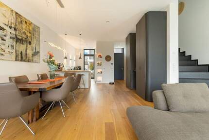 Haus Düsseldorf Mörsenbroich - 5 Zimmer, 221 m&sup2;, 1.990.000&euro; | Angebot:25929371