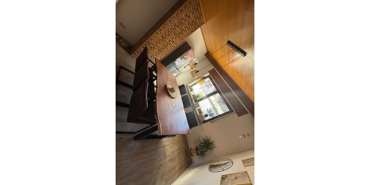 Etagenwohnung Erftstadt - 5 Zimmer, 159 m&sup2;, 1.550&euro; | Angebot:25751622