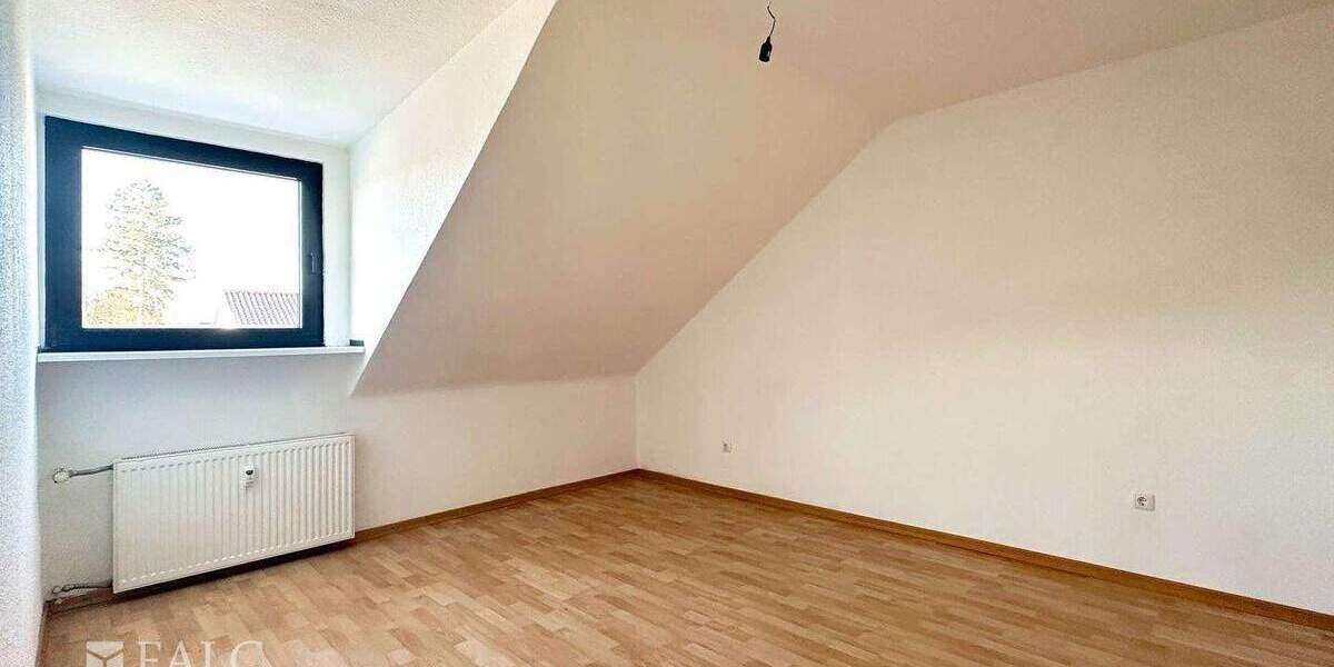 Etagenwohnung Köln Lövenich - 4 Zimmer, 82 m&sup2;, 353.000&euro; | Angebot:25696524