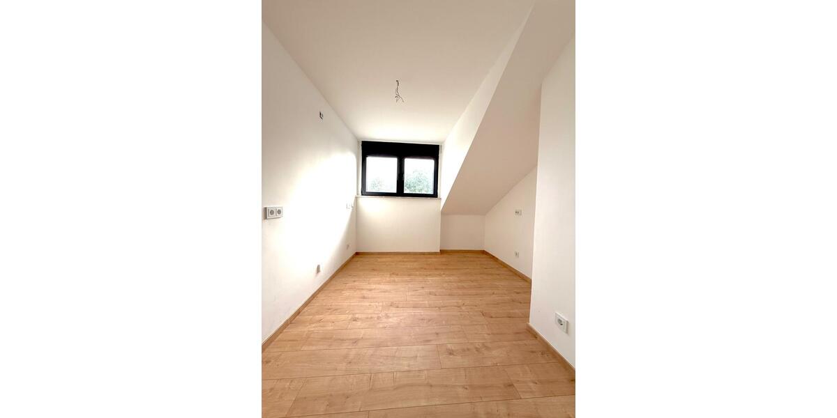 Dachgeschoßwohnung Düren Rölsdorf - 3 Zimmer, 85 m&sup2;, 900&euro; | Angebot:24626728