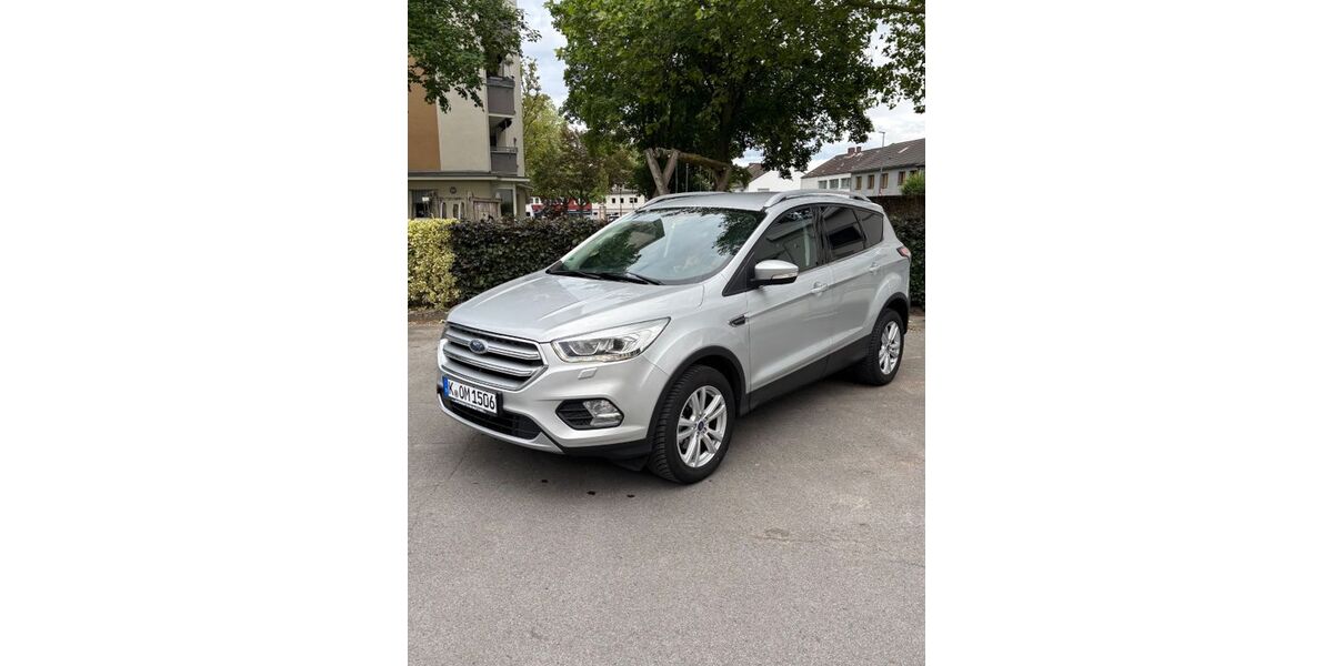 Ford Kuga 74.000 km 11.600 &euro; Köln 50737