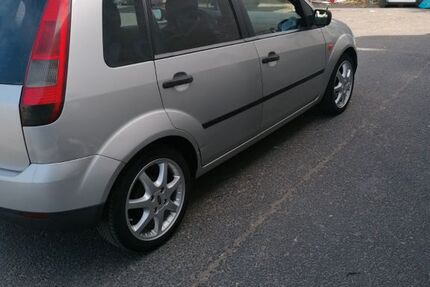 Ford Fiesta 243.000 km 750 &euro; Köln 51103