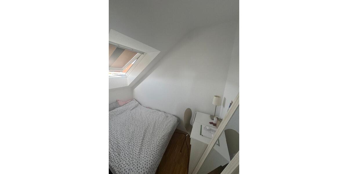 Dachgeschoßwohnung Köln Rodenkirchen - 1 Zimmer, 30 m&sup2;, 750&euro; | Angebot:25857363