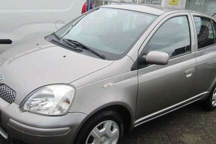 Toyota Yaris 121.111 km 3.499 &euro; Düren 52353