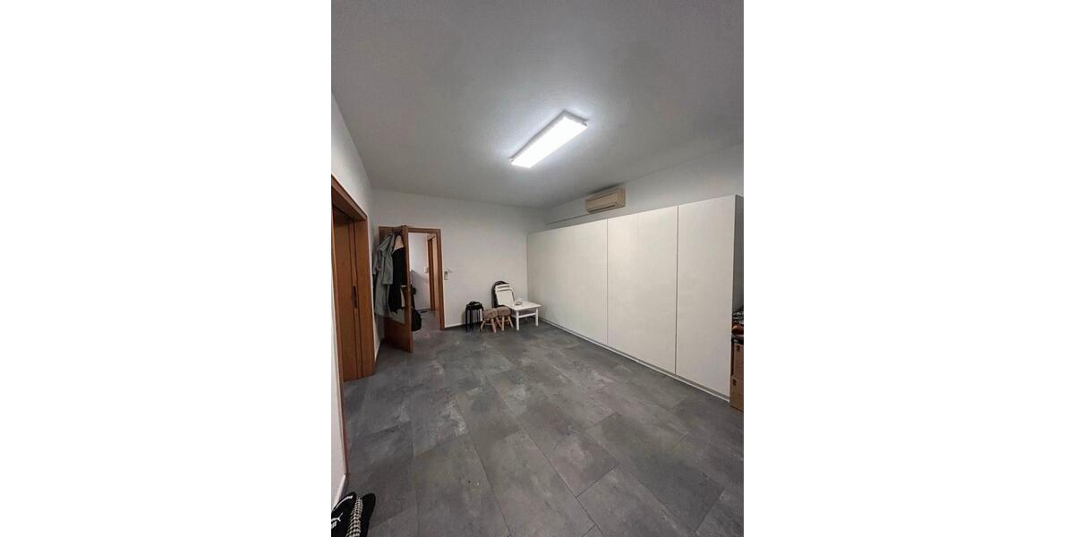 Etagenwohnung Hürth - 3 Zimmer, 111 m&sup2;, 1.400&euro; | Angebot:25333210