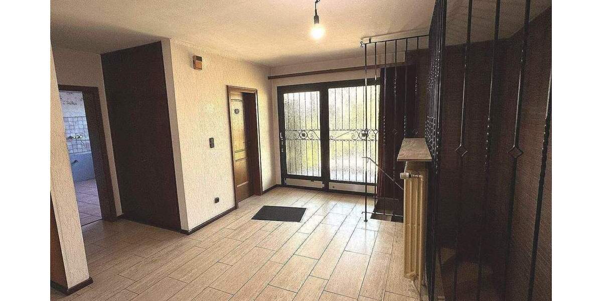 Einfamilienhaus Niederkassel - 6 Zimmer, 200 m&sup2;, 490.000&euro; | Angebot:25663636