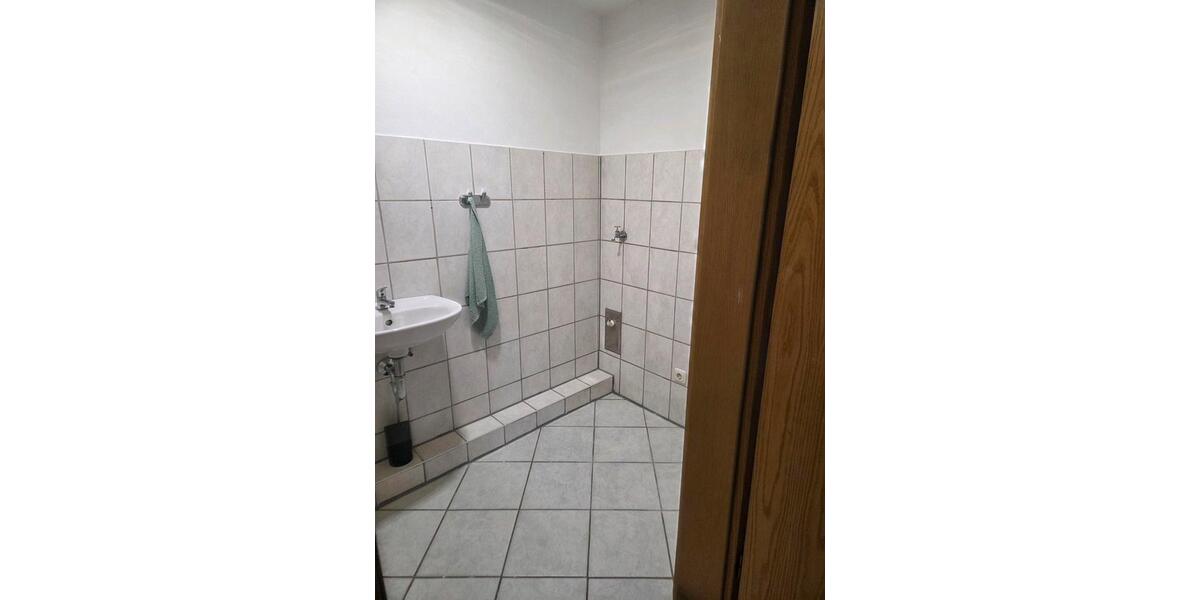 Erdgeschoßwohnung Köln Heimersdorf - 4 Zimmer, 99 m&sup2;, 1.100&euro; | Angebot:25949009