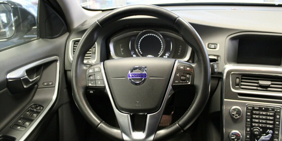 Volvo V60 Cross Country D4 Geartronic Pro - Schiebedach 104.995 km 19.980 &euro; Euskirchen 53881