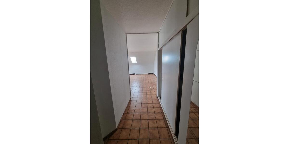 Dachgeschoßwohnung Elsdorf - 2 Zimmer, 70 m&sup2;, 690&euro; | Angebot:26007296