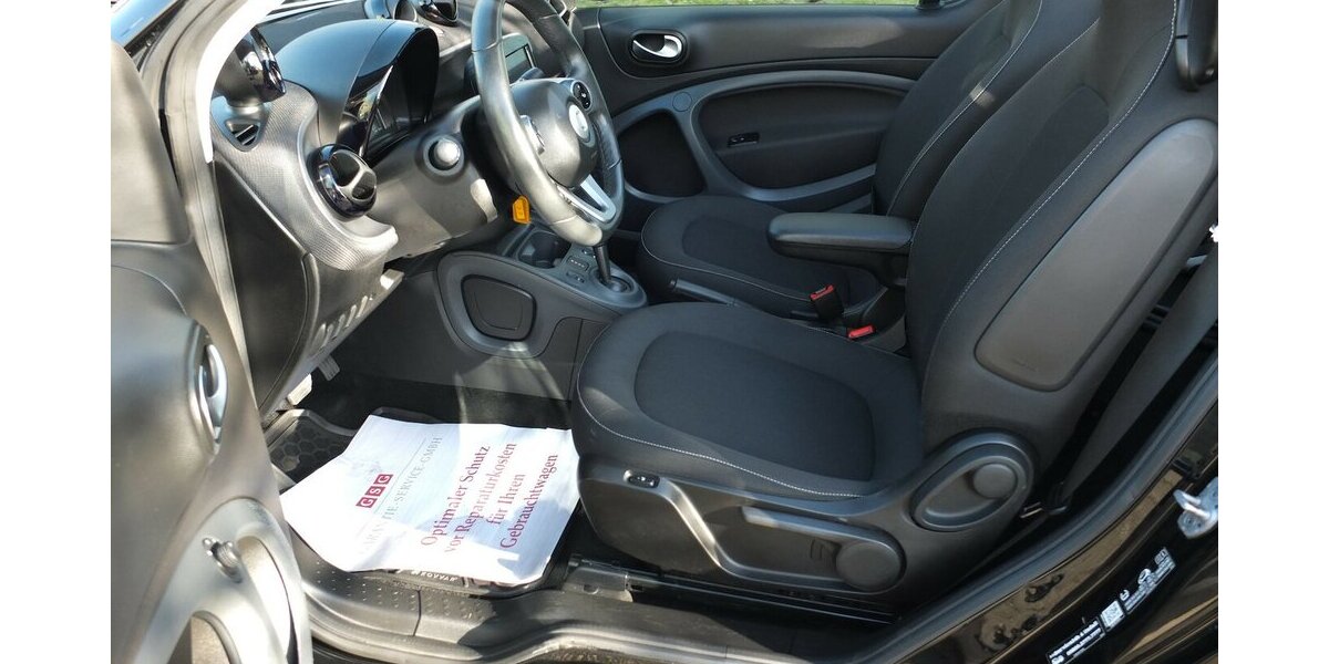 Smart ForTwo electric drive EQ PASSION KLIMAAUTOM SITZHE 35.255 km 10.804 &euro; Köln 50858
