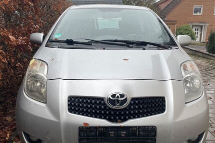 Toyota Yaris 405.000 km 2.000 &euro; Köln 51147