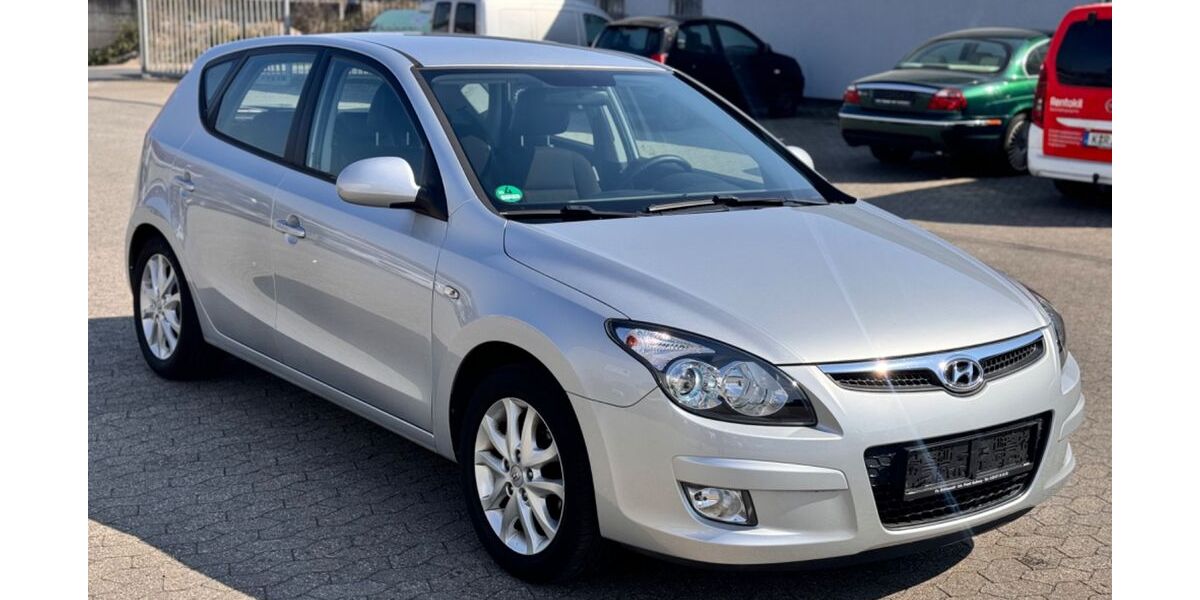 Hyundai i30 66.620 km 6.450 &euro; Bornheim 53332