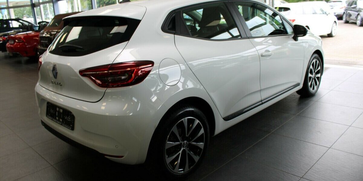 Renault Clio SCe 65 Equilibre 29.040 km 12.480 &euro; Euskirchen 53881
