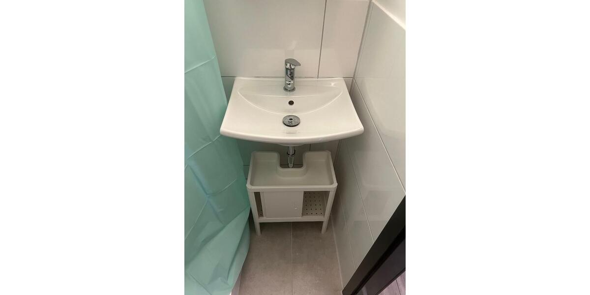 Etagenwohnung Köln Rodenkirchen - 1.5 Zimmer, 27 m&sup2;, 690&euro; | Angebot:23744615