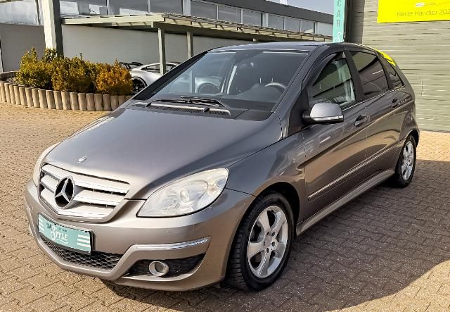 Mercedes-Benz B 200 204.990 km 6.790 &euro; Niederzier 52382
