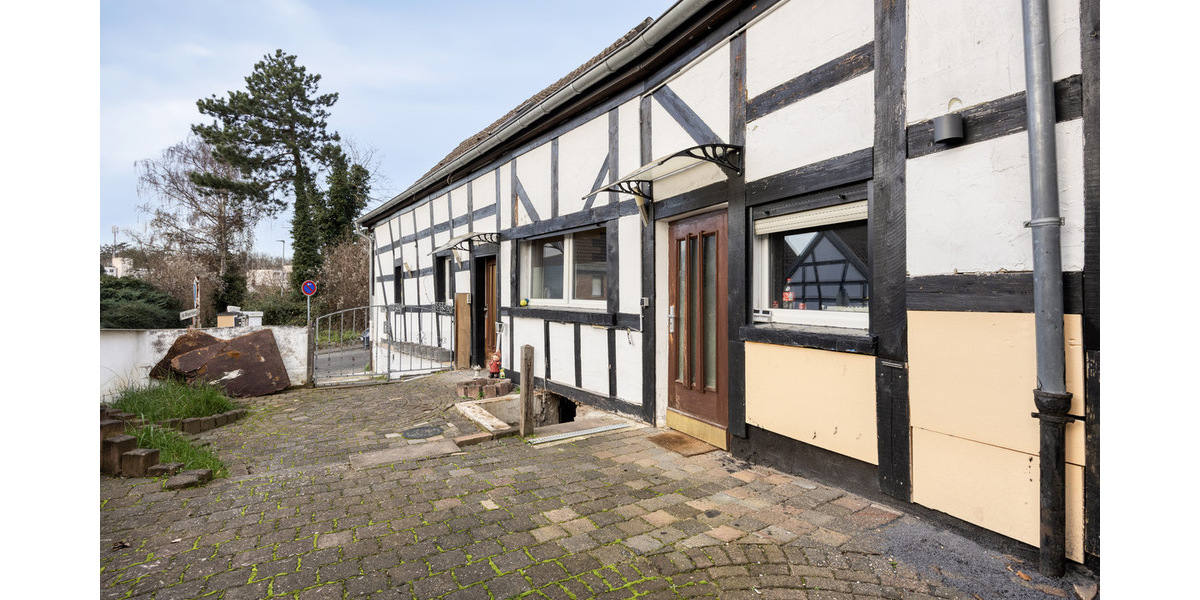 Mit 3D: Historisches Fachwerkhaus nahe der Horremer Innenstadt in ruhiger Lage mit Einliegerwohnung - Einfamilienhaus Kerpen Balkhausen | Angebot:24628619