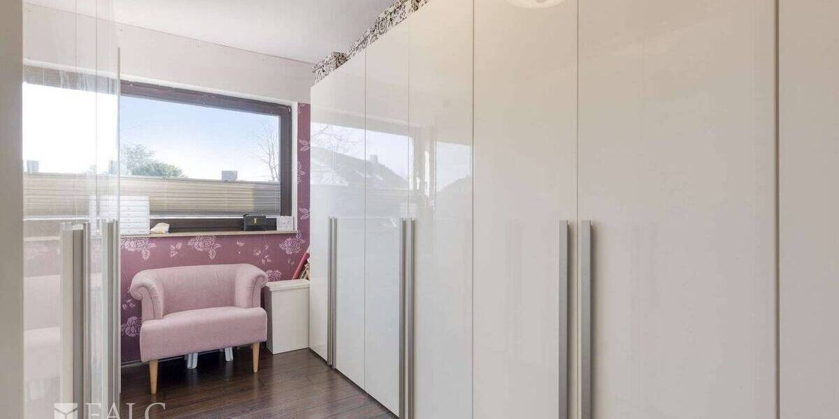 Einfamilienhaus Pulheim - 7 Zimmer, 351 m&sup2;, 1.199.000&euro; | Angebot:25996023