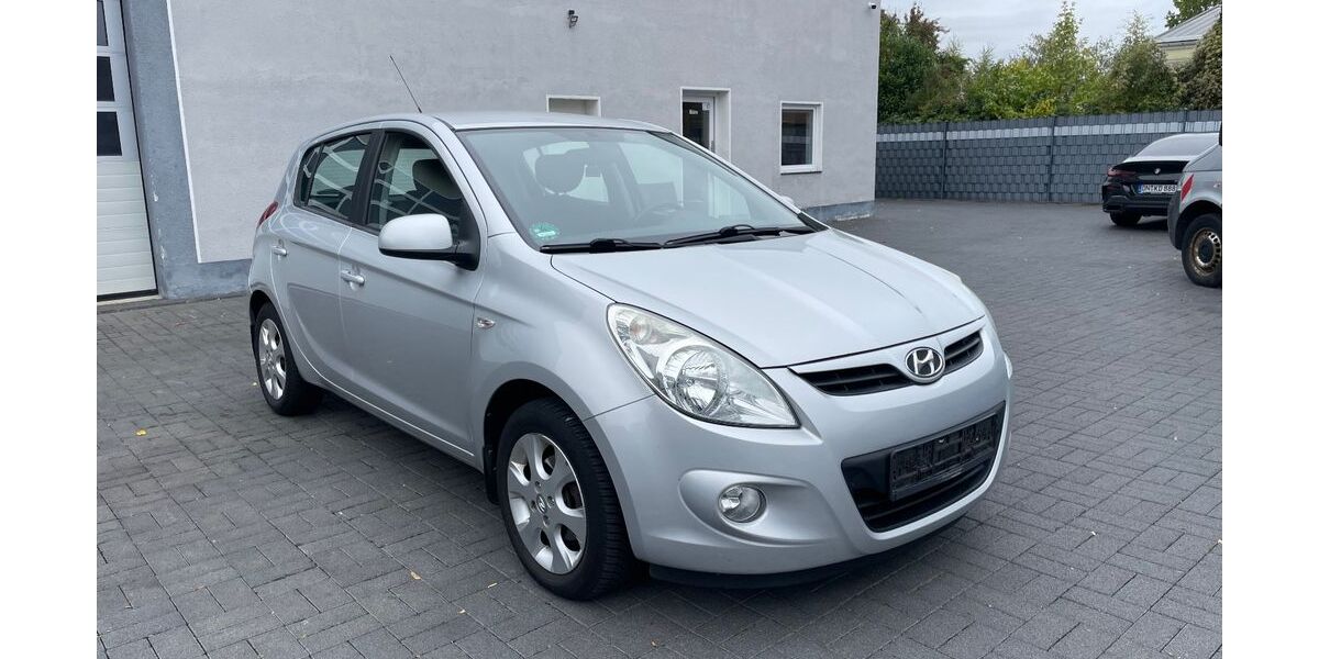 Hyundai i20 175.000 km 2.990 &euro; Düren 52351