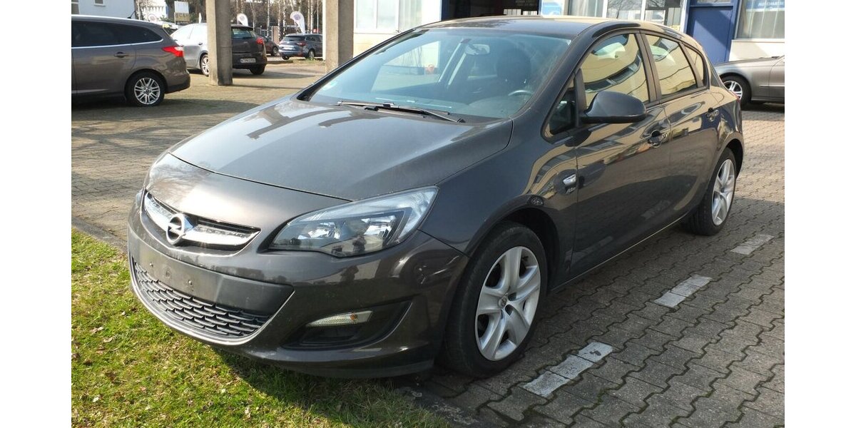 Opel Astra WM26: ACTIVE KLIMAANLAGE 17ZOLL LMF TEMPOMAT 92.855 km 6.904 &euro; Köln 50858