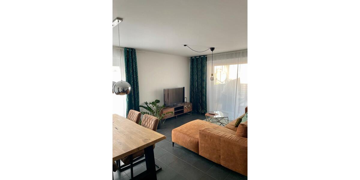 Etagenwohnung Niederkassel - 3 Zimmer, 90 m&sup2;, 2.300&euro; | Angebot:25925614