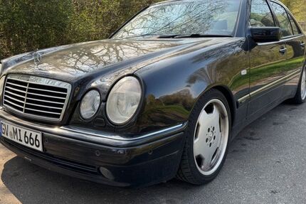 Mercedes-Benz E 55 AMG 262.000 km 12.999 &euro; Grevenbroich 41515