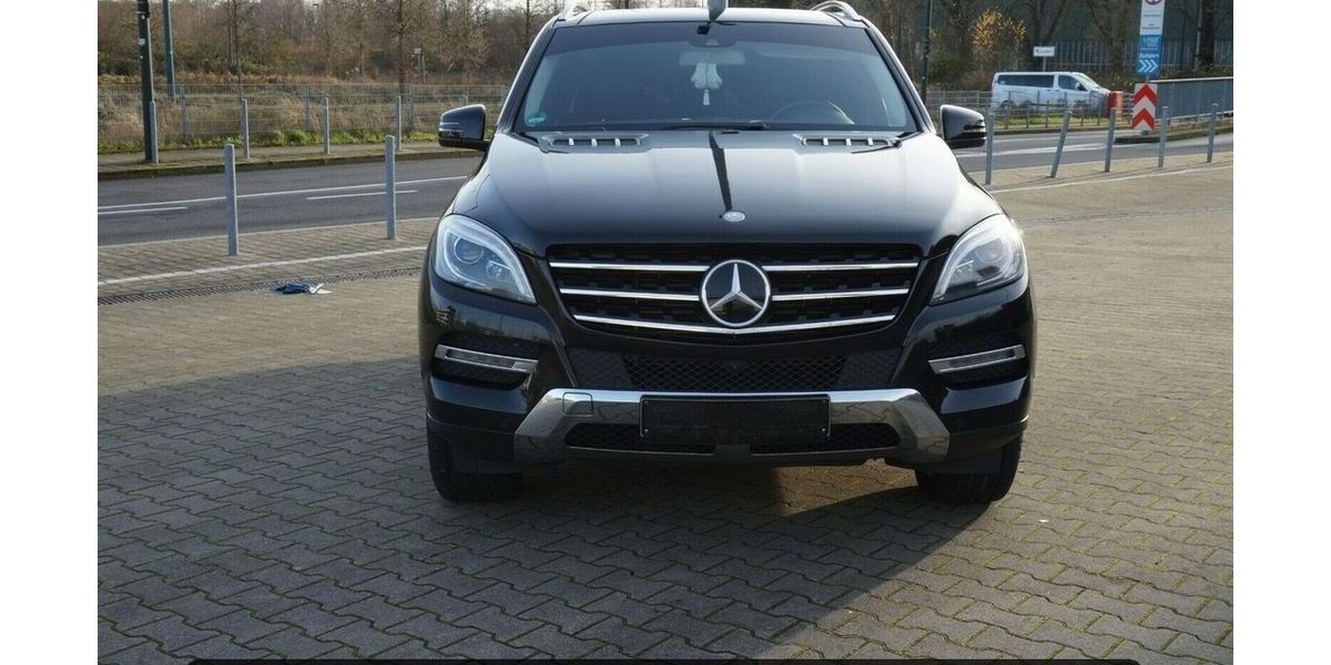 Mercedes-Benz ML 350 142.890 km 12.950 &euro; Jülich 52428