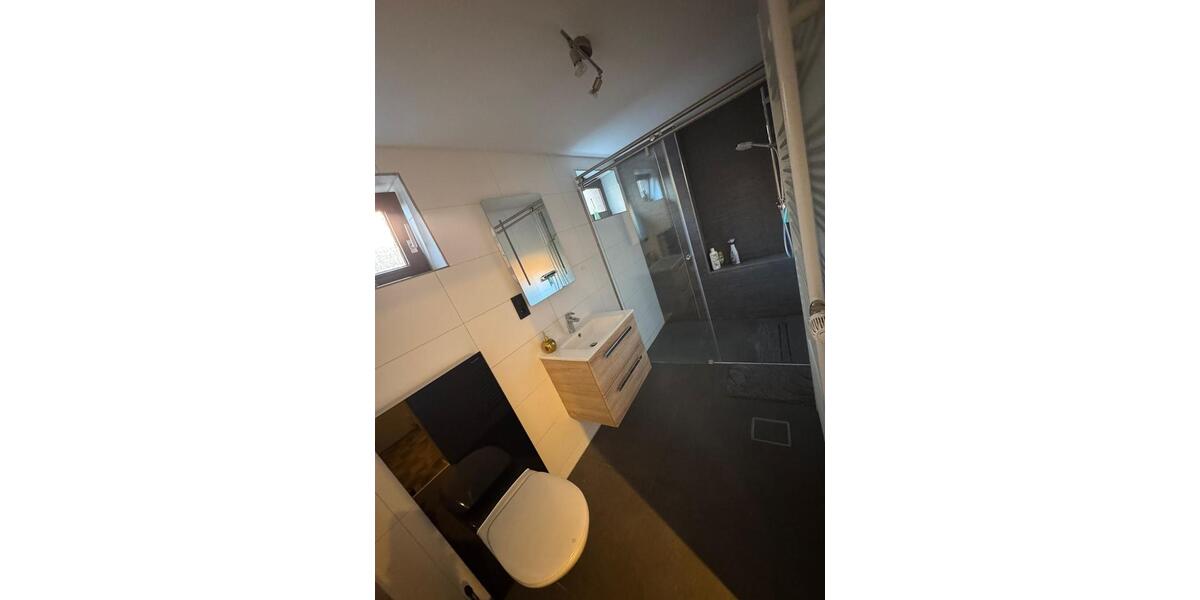 Etagenwohnung Erftstadt - 5 Zimmer, 159 m&sup2;, 1.550&euro; | Angebot:25751622