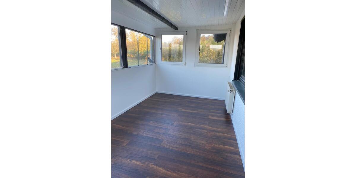 Etagenwohnung Köln Mülheim - 4 Zimmer, 120 m&sup2;, 1.300&euro; | Angebot:25630401