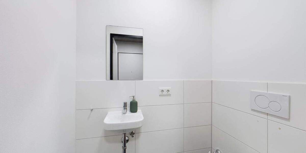 Zimmer Köln Deutz - 1 Zimmer, 24 m&sup2;, 561&euro; | Angebot:25989402