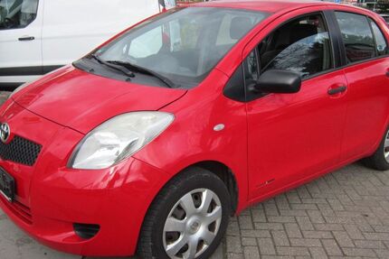 Toyota Yaris 102.100 km 2.990 &euro; Köln 51105