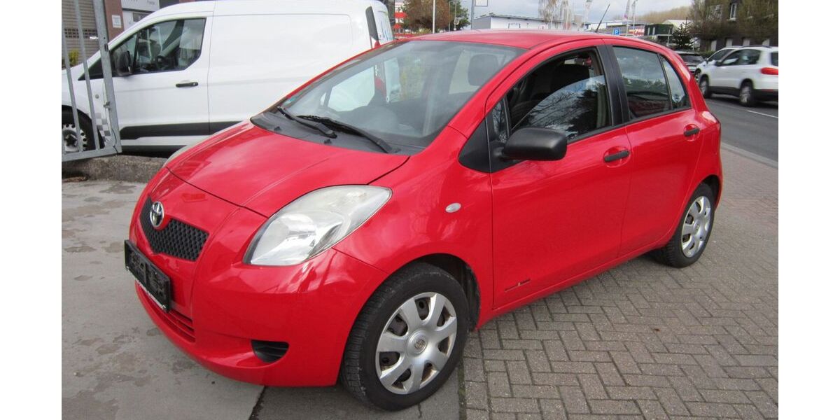 Toyota Yaris 102.100 km 2.990 &euro; Köln 51105