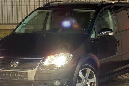 VW Touran 213.000 km 4.900 &euro; Euskirchen 53881