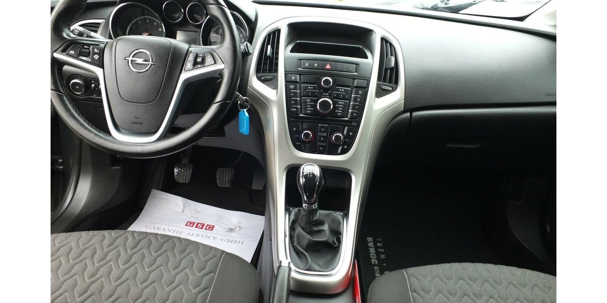Opel Astra WM26: ACTIVE KLIMAANLAGE 17ZOLL LMF TEMPOMAT 92.855 km 6.904 &euro; Köln 50858