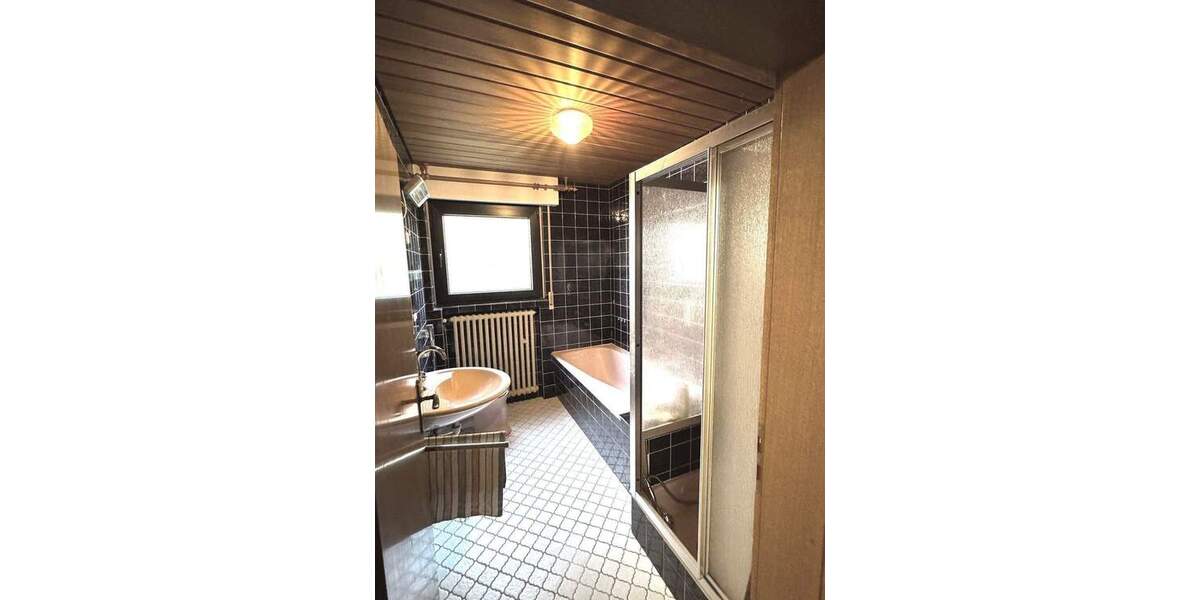 Einfamilienhaus Niederkassel - 6 Zimmer, 200 m&sup2;, 490.000&euro; | Angebot:25663636