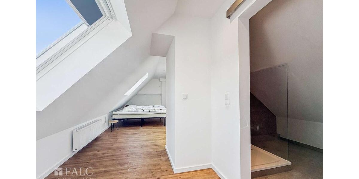Dachgeschoßwohnung Köln Innenstadt - 3 Zimmer, 76 m&sup2;, 1.700&euro; | Angebot:25718748