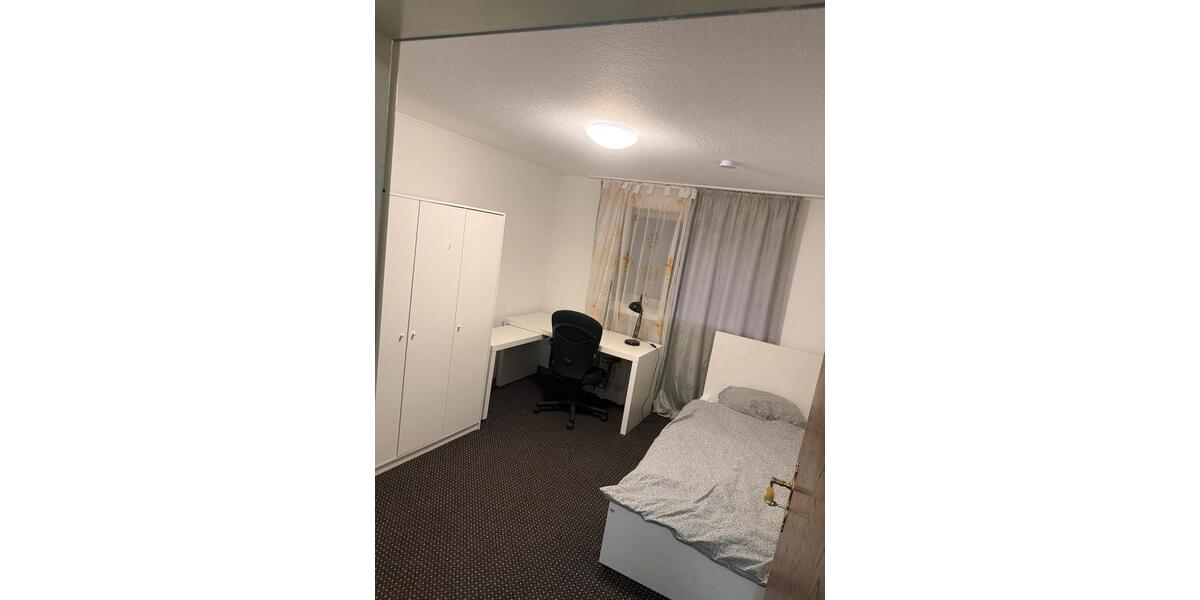 Etagenwohnung Jülich - 12 Zimmer, 18 m&sup2;, 420&euro; | Angebot:26003619