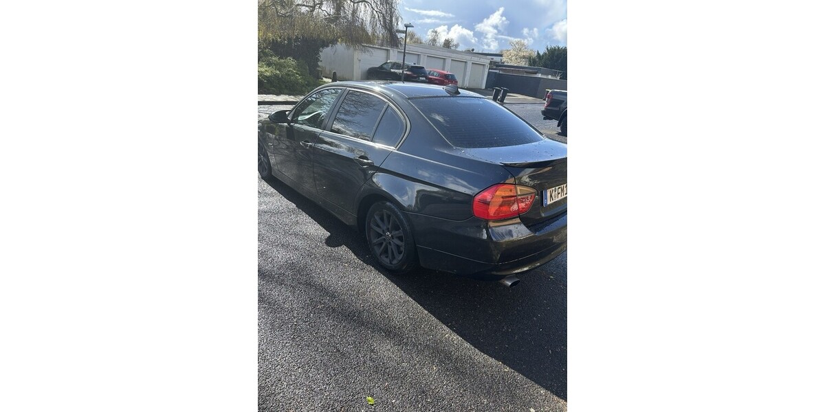 BMW E90 205.000 km 6.500 &euro; Köln 50667