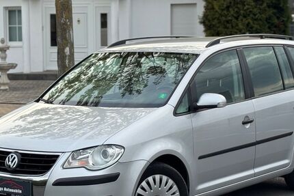 VW Touran 190.174 km 5.990 &euro; Jülich 52428