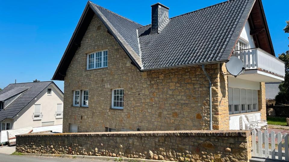 Villa Zülpich - 5 Zimmer, 270 m&sup2;, 2.600&euro; | Angebot:25416621