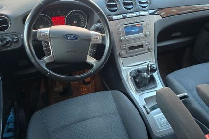 Ford Galaxy 233.000 km 5.800 &euro; Köln 51063