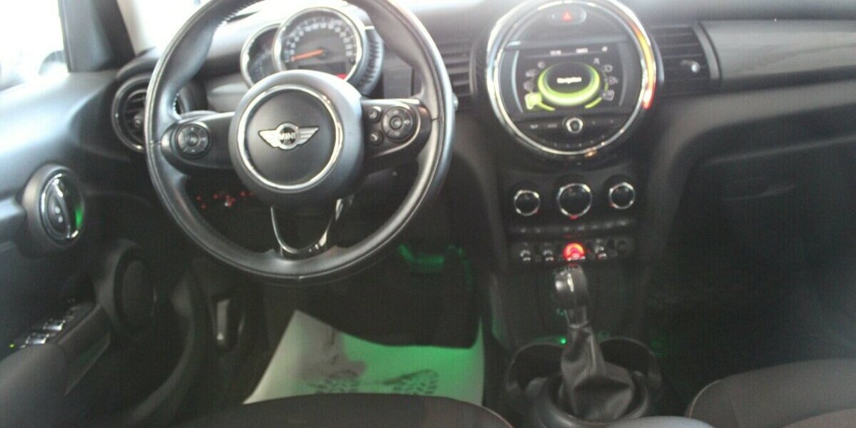 Mini Cooper Pepper - 5-Türig - Navi - SHZ - PDC - 83.970 km 11.980 &euro; Euskirchen 53881