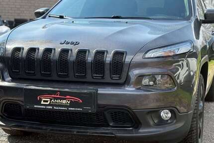 Jeep Cherokee 272.000 km 5.700 &euro; Niederzier 52382