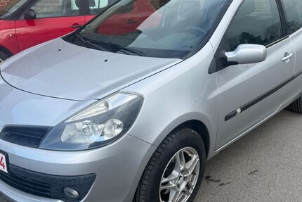 Renault Clio 920.000 km 3.790 &euro; Düren 52349